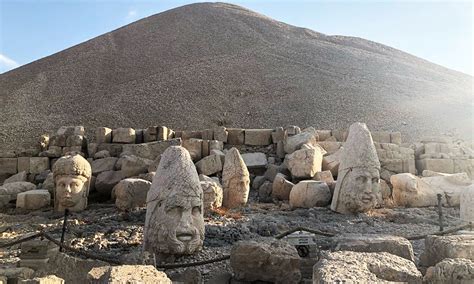 Nemrut Dağı: Tarihin ve Mitolojinin Buluştuğu Muhteşem Zirve!